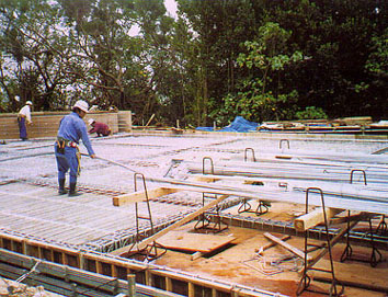 写真:亜鉛めっき鉄筋